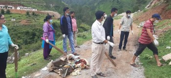 बैतडीको सुर्नयामा सार्वजनिक स्थलहरुमा सरसफाई अभियान